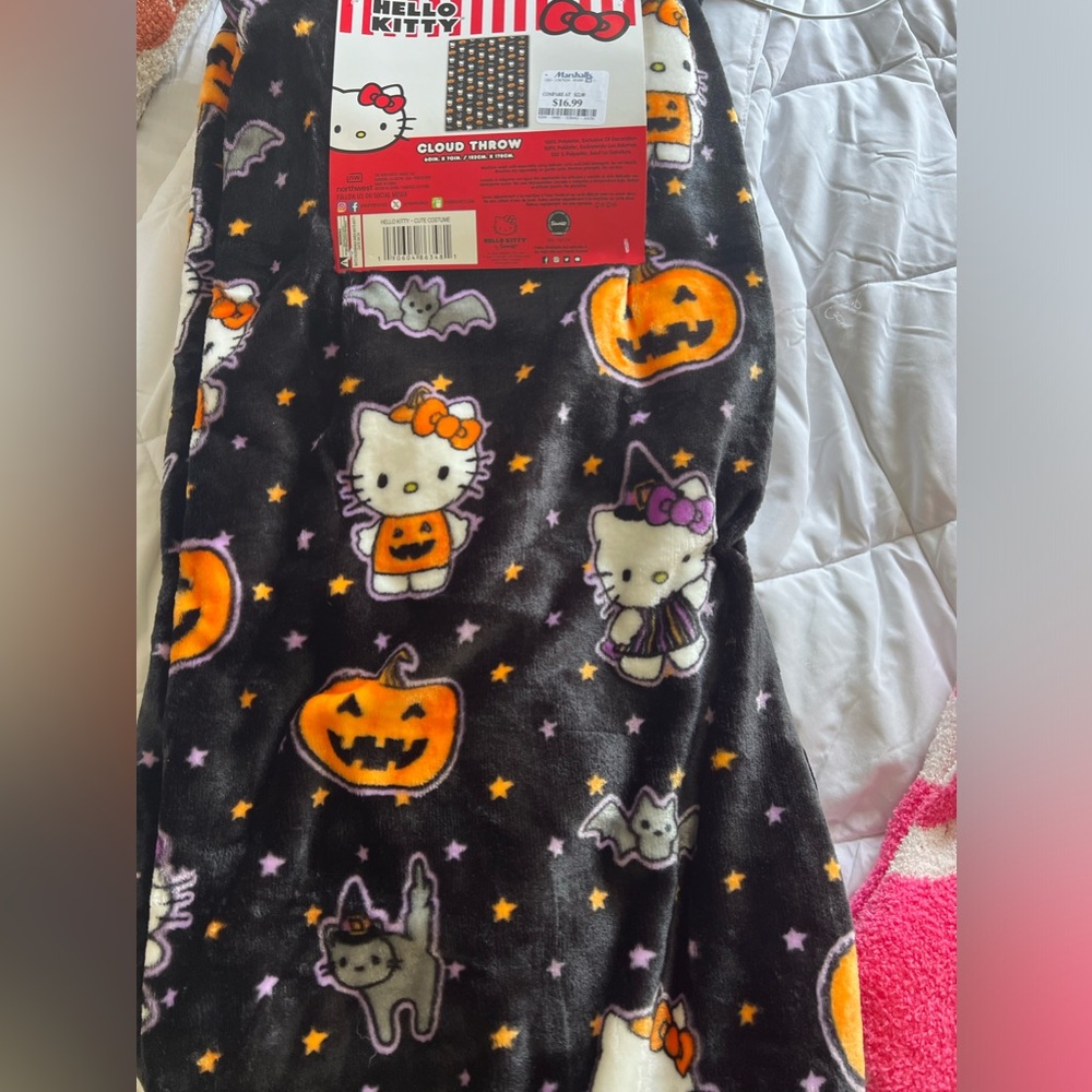 Hello kitty halloween blanket